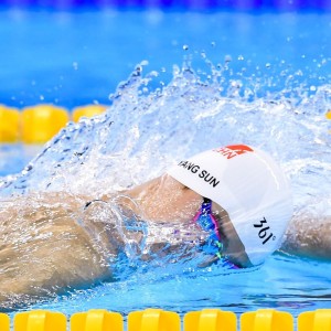 开云体育中心-Karsa二十赛季封神之战，当电竞之光点燃巴塞罗那的夜空，封神S20！Karsa燃亮巴塞罗那夜空