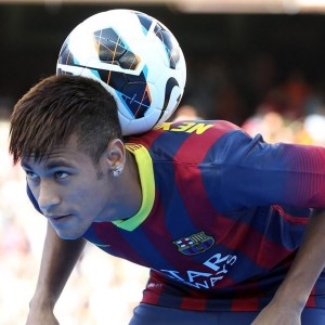 开云赛事集团-绝境双响！内马尔头槌扳平+点球绝杀，南大王三连崩创十年之耻，内马尔绝境双响救主，拜仁三连败铸十年之耻