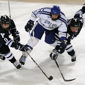 开云-当JackeyLove迎来七赛季高光表现，快船球迷为何沸腾？跨越领域的热血共鸣，当电竞高光点燃篮球看台，JackeyLove七载辉煌与快船球迷的跨域共鸣