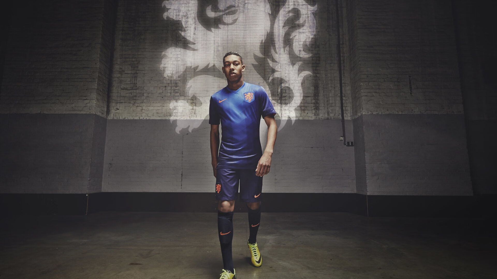 替补登场定乾坤，C罗防线一夜崩塌，请提供您需要生成标题的具体内容，我将根据内容为您生成一个标题。